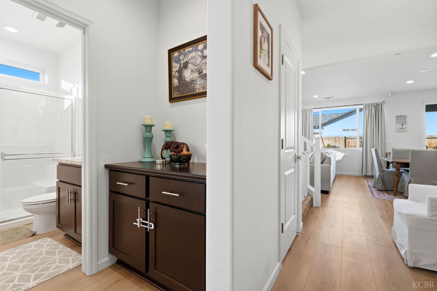 2566 Muscat Ct, Hanford, CA 93230