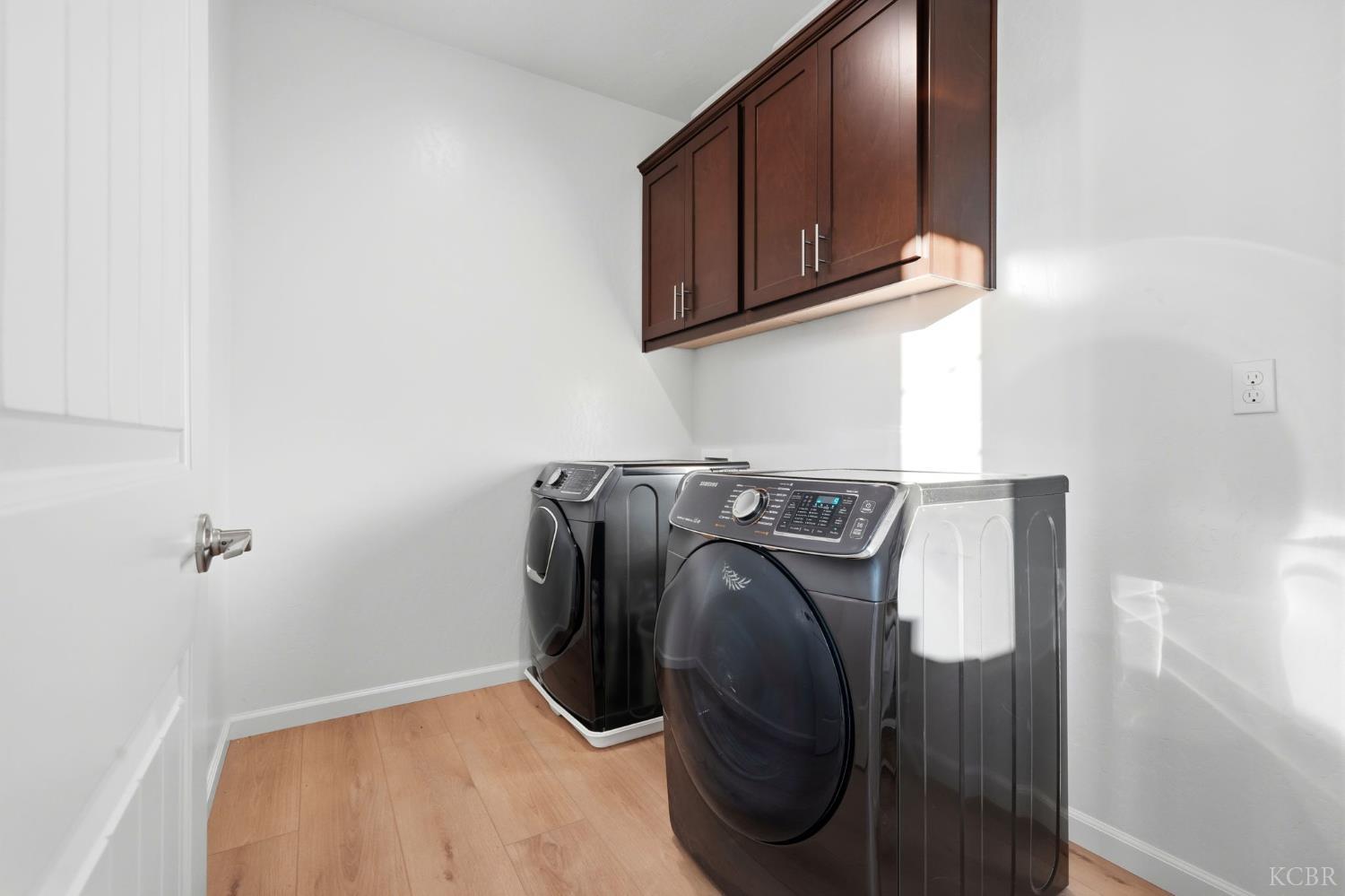 2566 Muscat Ct, Hanford, CA 93230