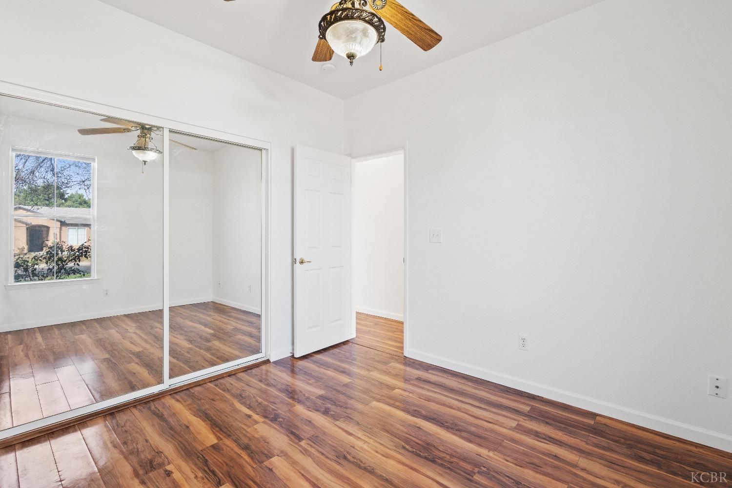 903 W Redwood St, Hanford, CA 93230