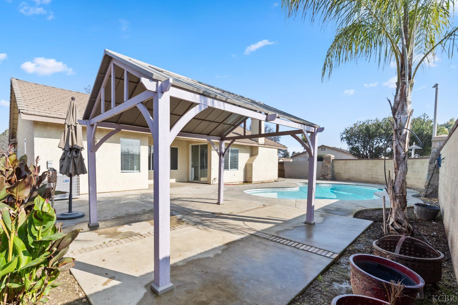 903 W Redwood St, Hanford, CA 93230