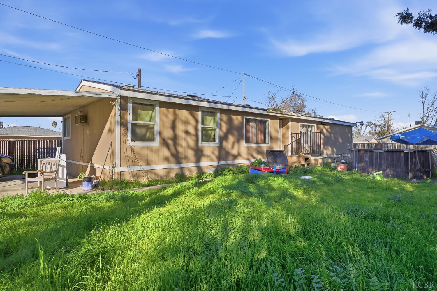 601 S Phillips St S, Hanford, CA 93230