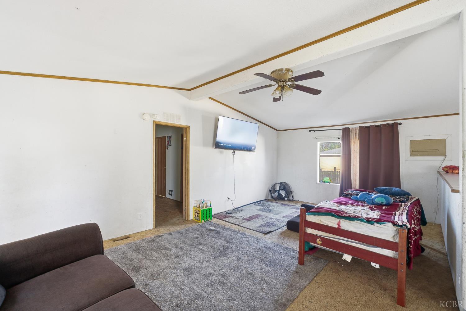 601 S Phillips St S, Hanford, CA 93230