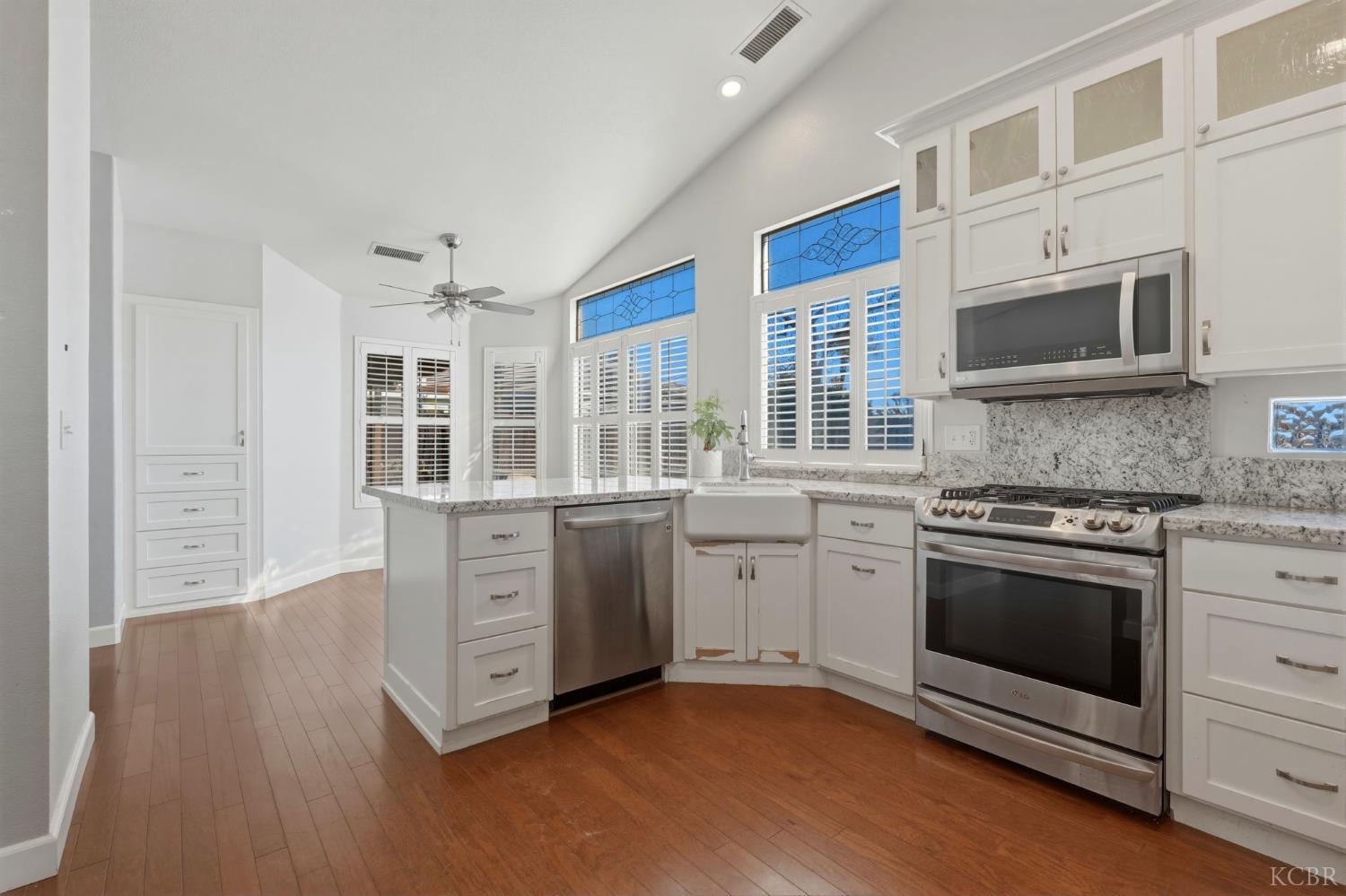 3207 Juniper Ct, Hanford, CA 93230