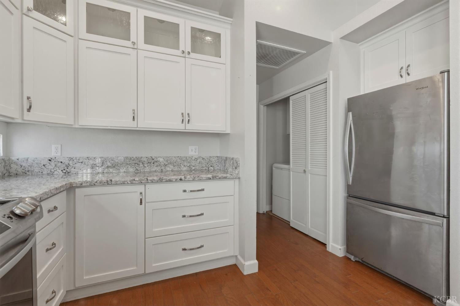 3207 Juniper Ct, Hanford, CA 93230