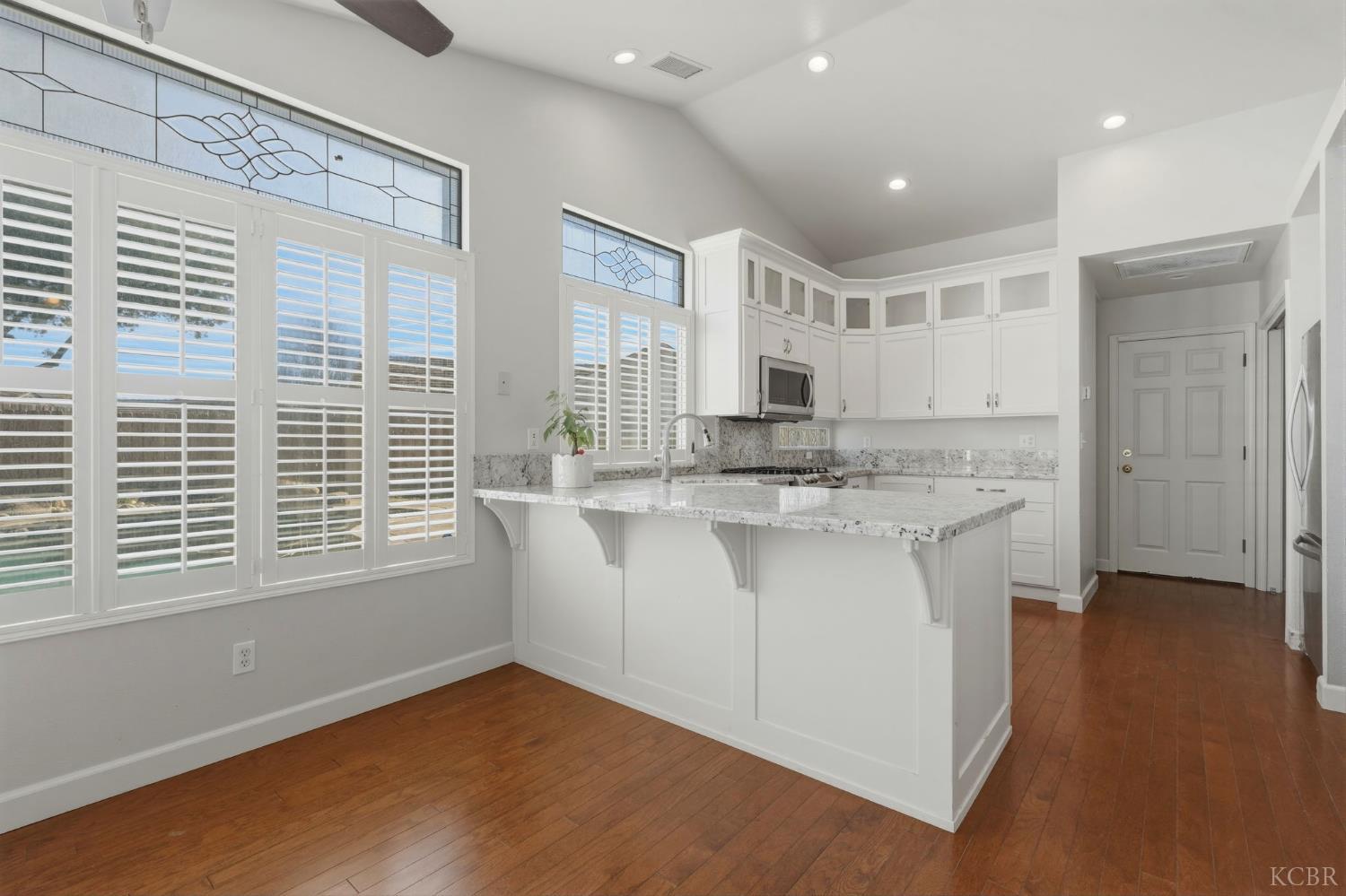 3207 Juniper Ct, Hanford, CA 93230