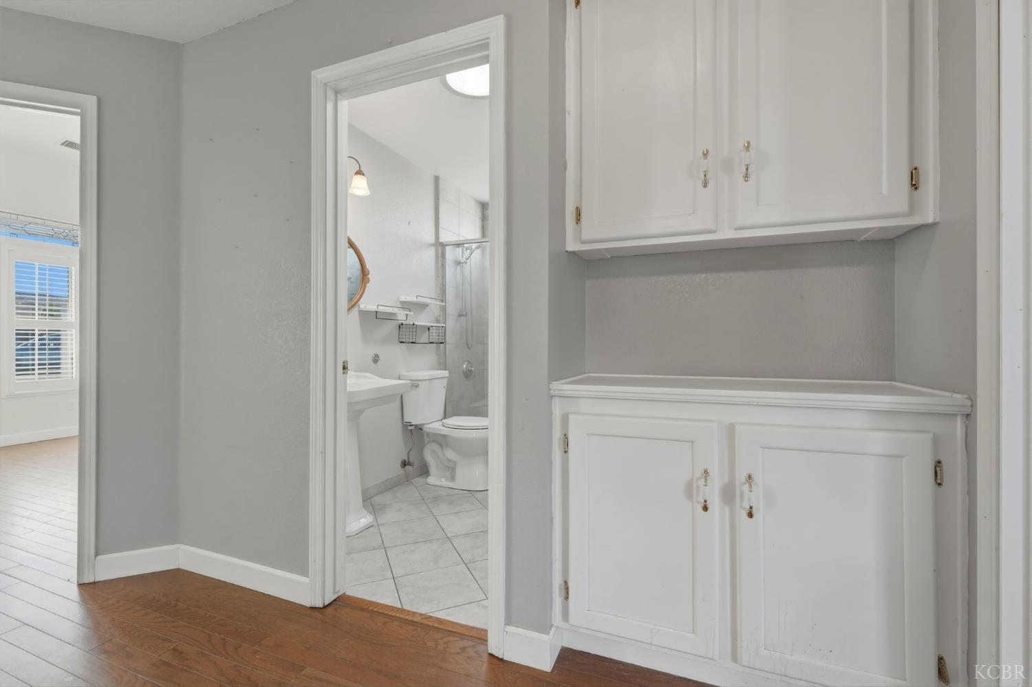 3207 Juniper Ct, Hanford, CA 93230