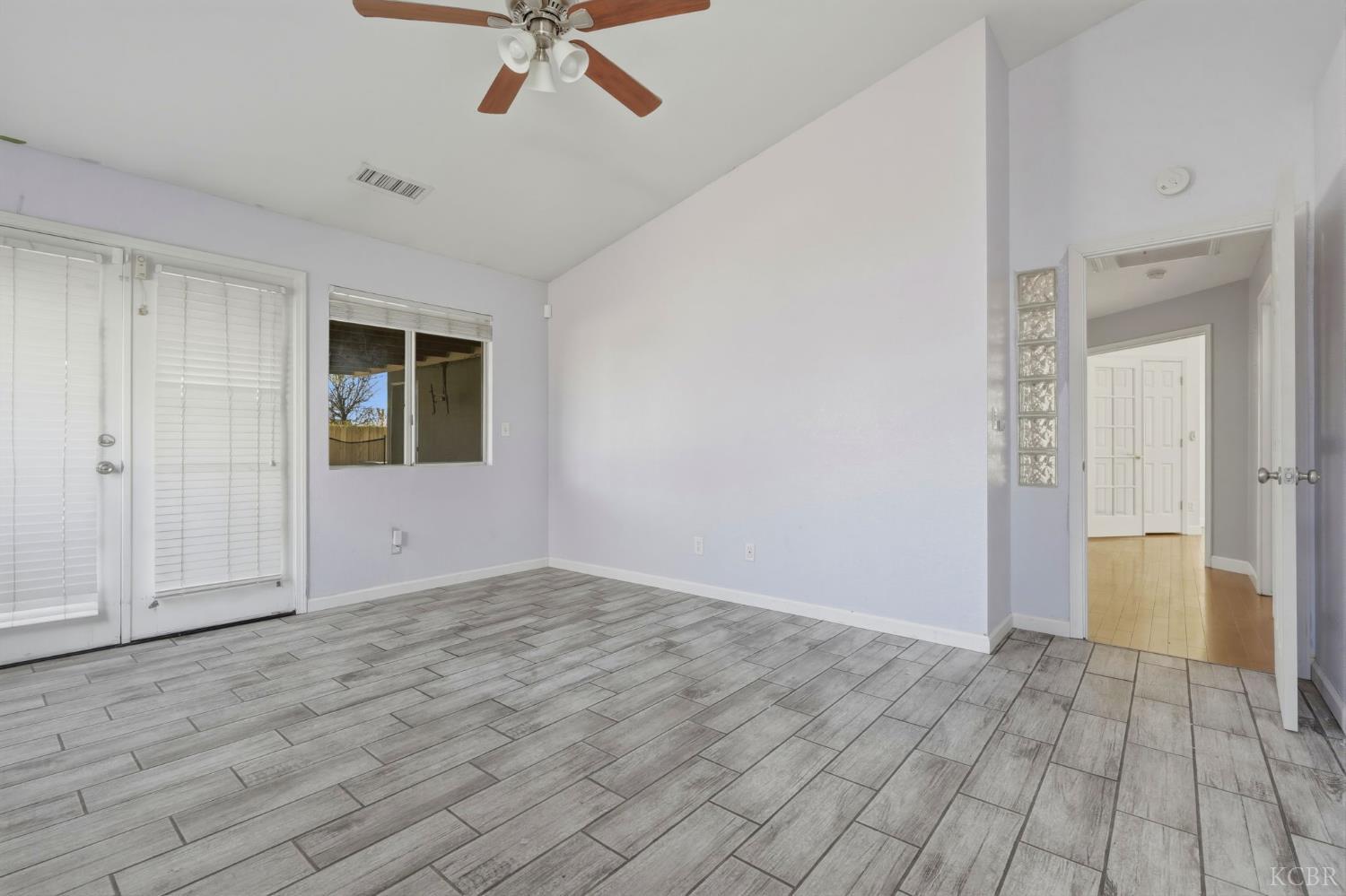 3207 Juniper Ct, Hanford, CA 93230