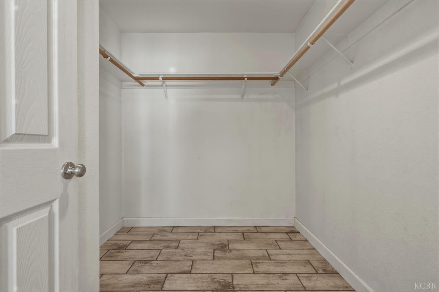 3207 Juniper Ct, Hanford, CA 93230