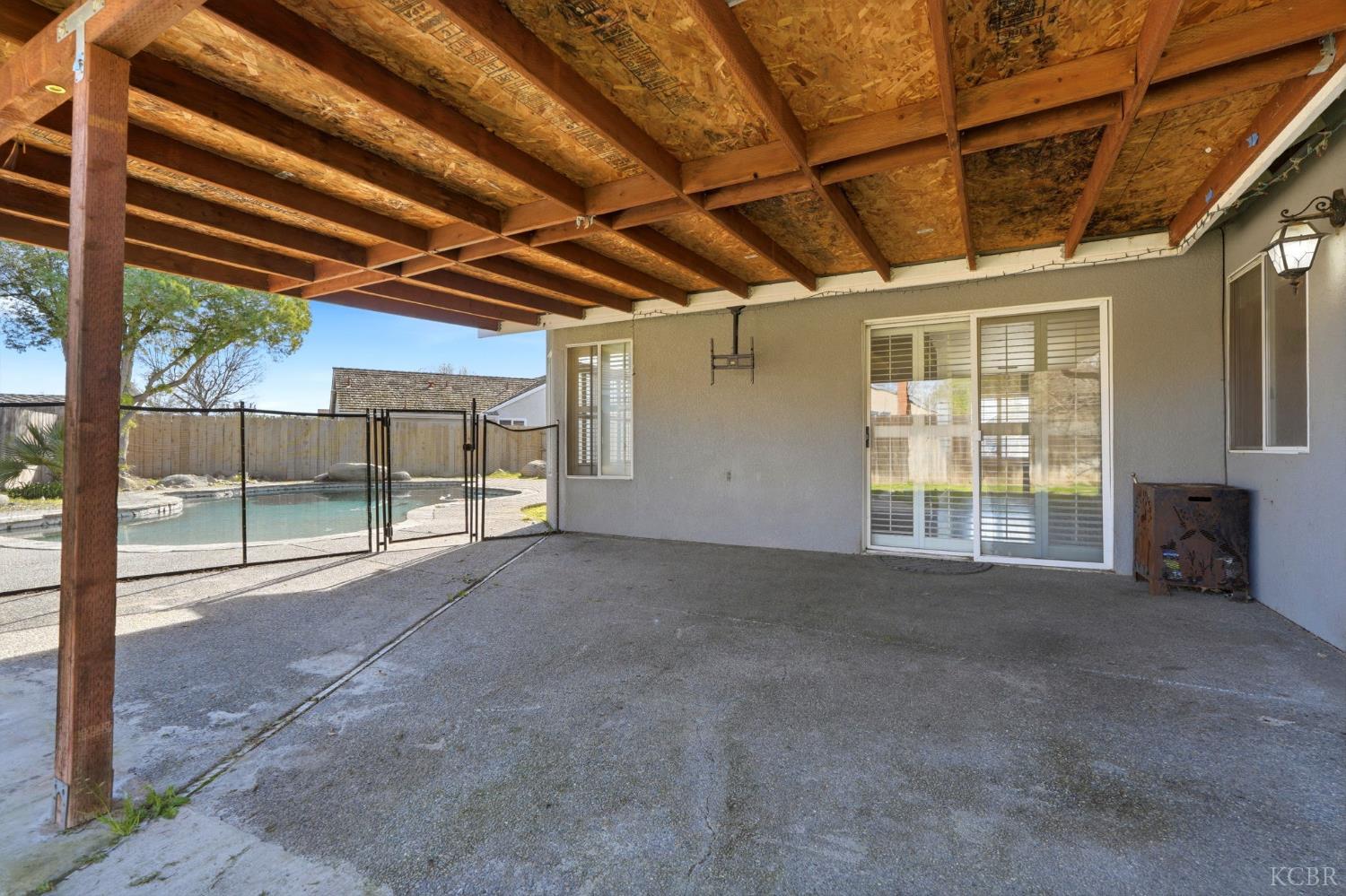 3207 Juniper Ct, Hanford, CA 93230