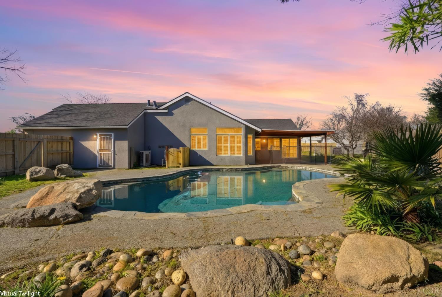 3207 Juniper Ct, Hanford, CA 93230