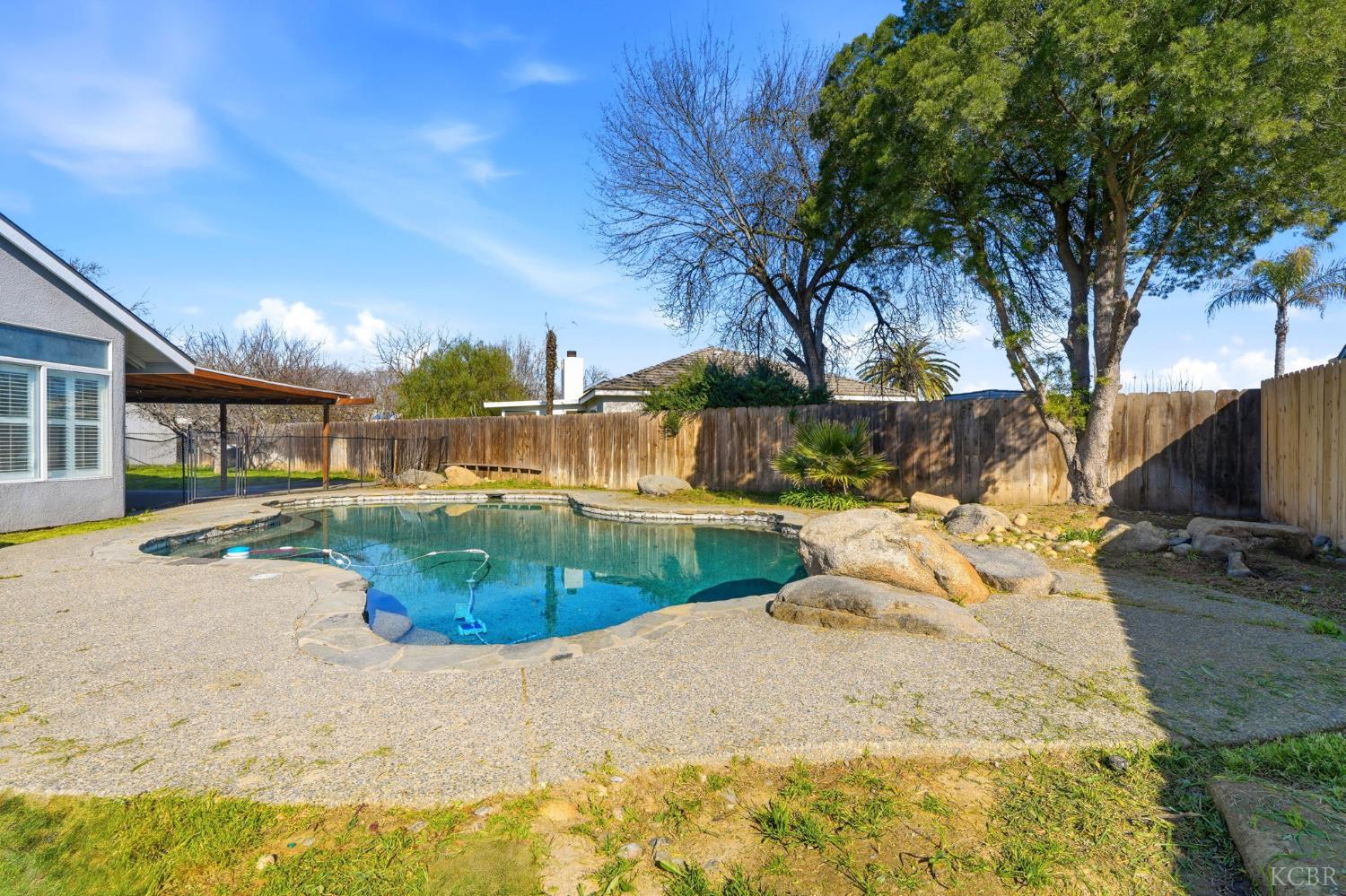 3207 Juniper Ct, Hanford, CA 93230