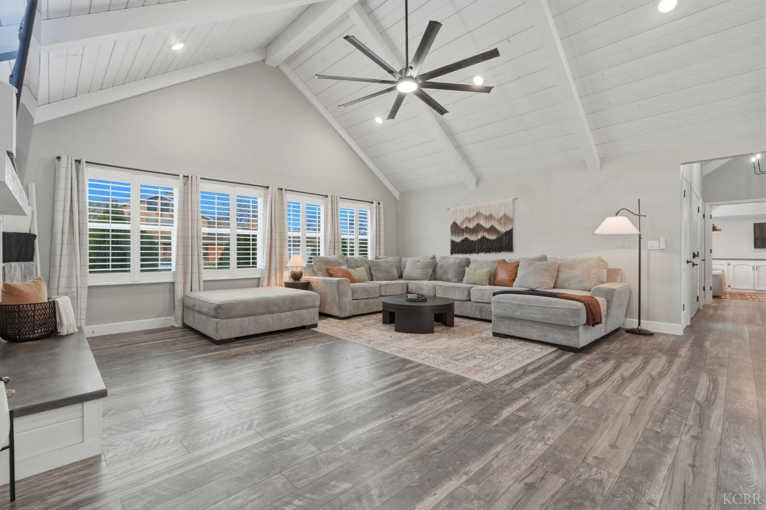 1145 Campus Dr, Hanford, CA 93230