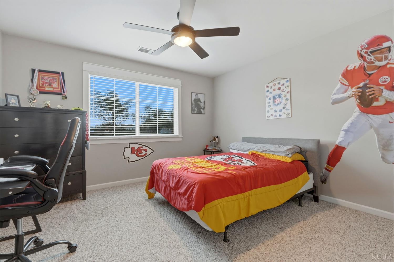 1145 Campus Dr, Hanford, CA 93230