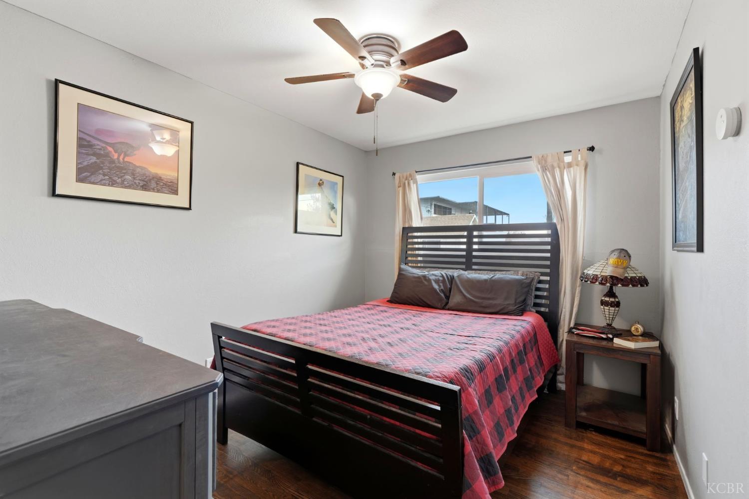 129 W Terrace Dr, Hanford, CA 93230