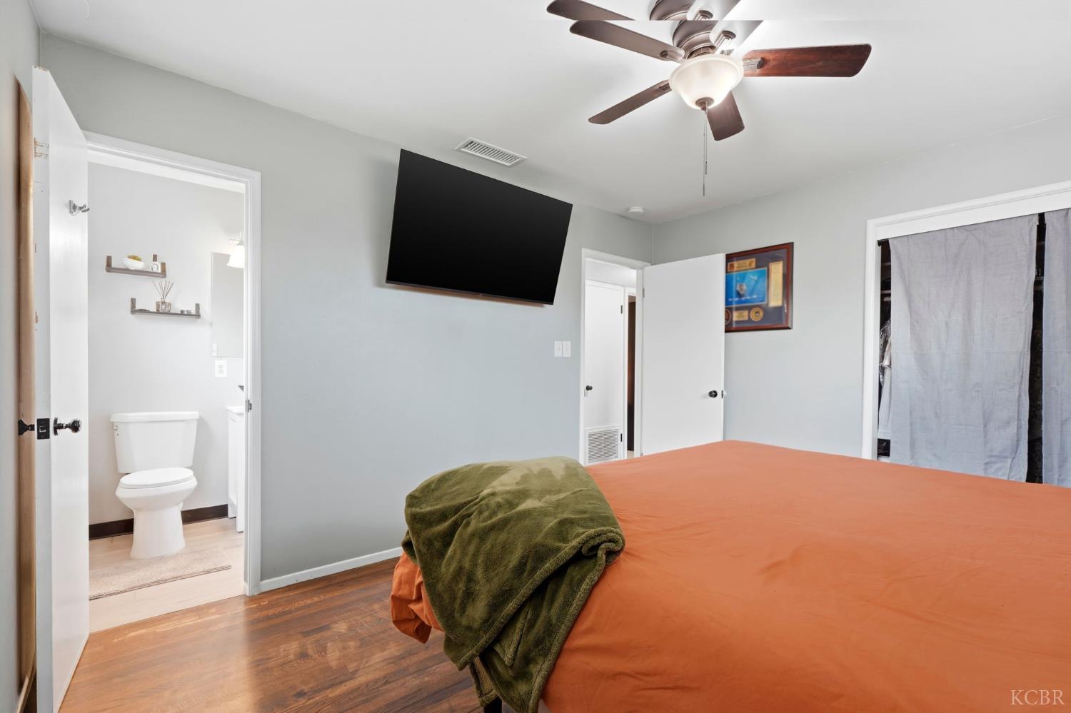 129 W Terrace Dr, Hanford, CA 93230