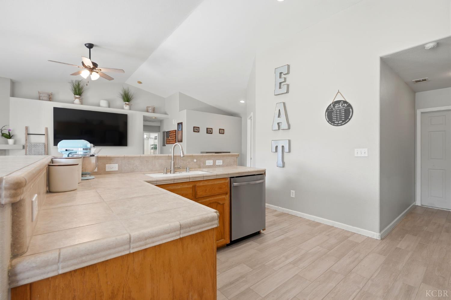 1849 W Spring Crest St, Hanford, CA 93230