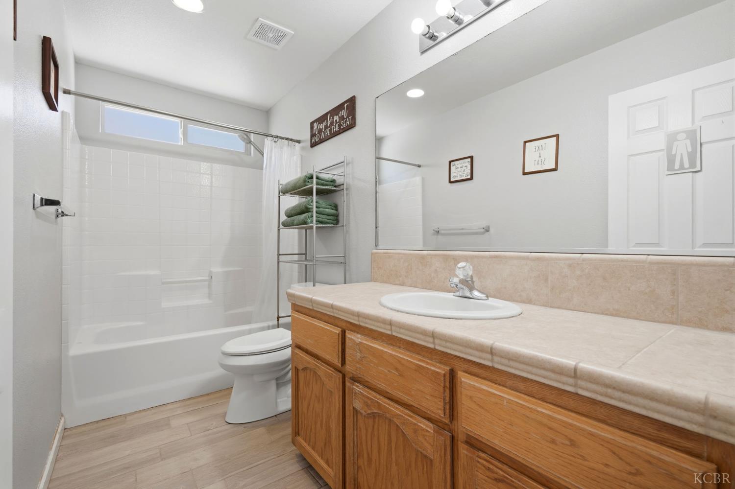 1849 W Spring Crest St, Hanford, CA 93230