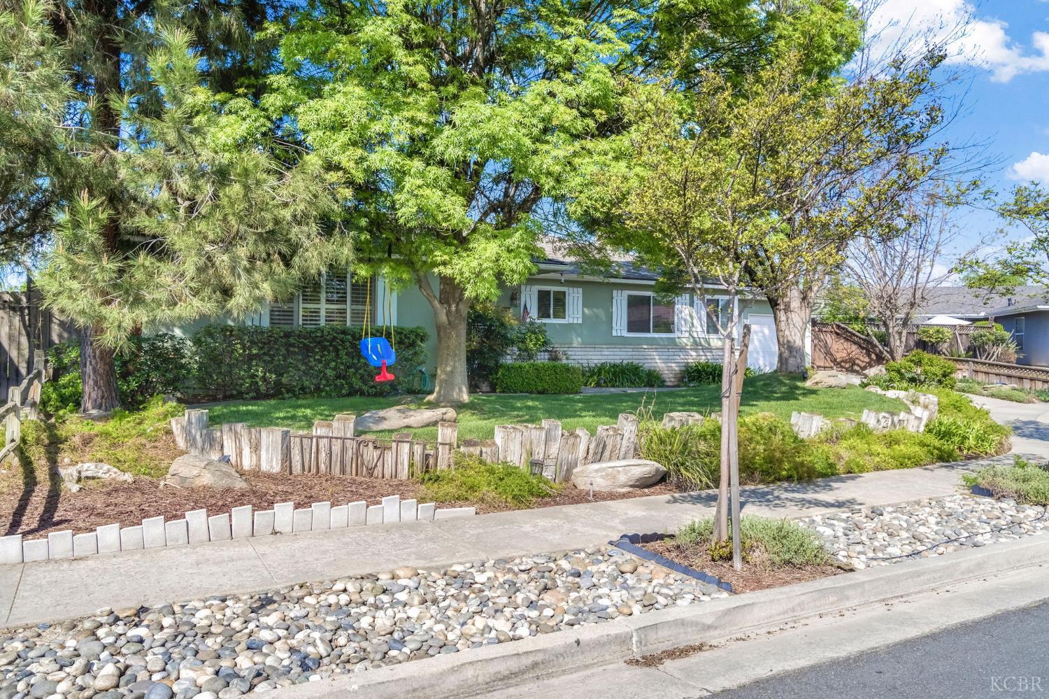 1182 Hansen Ct, Hanford, CA 93230