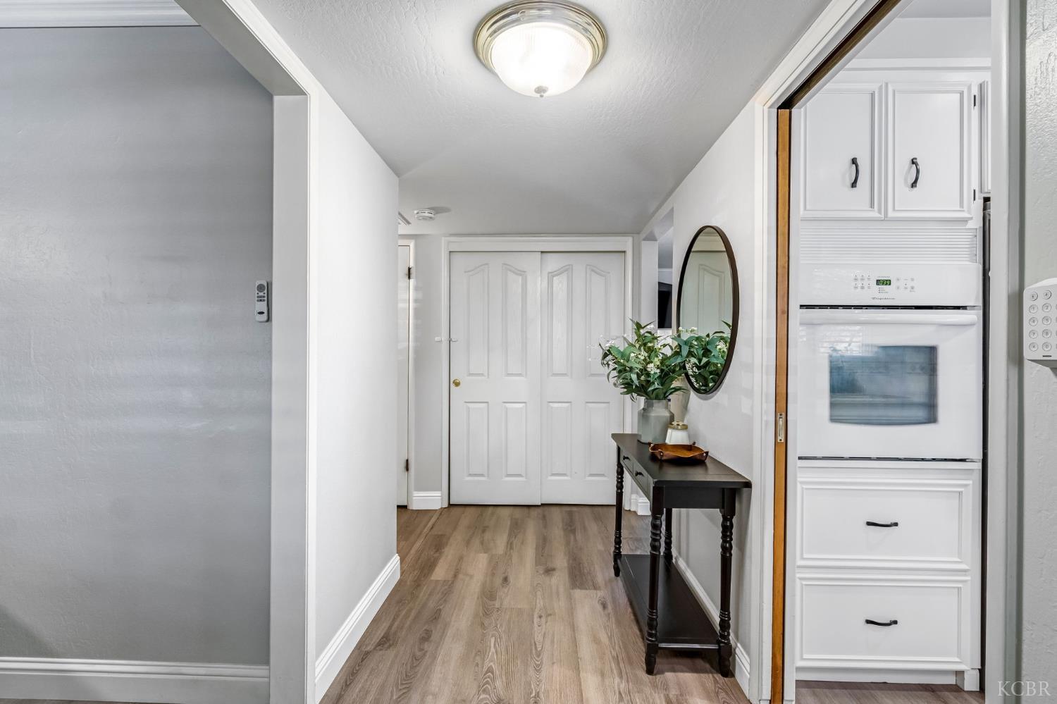 1182 Hansen Ct, Hanford, CA 93230