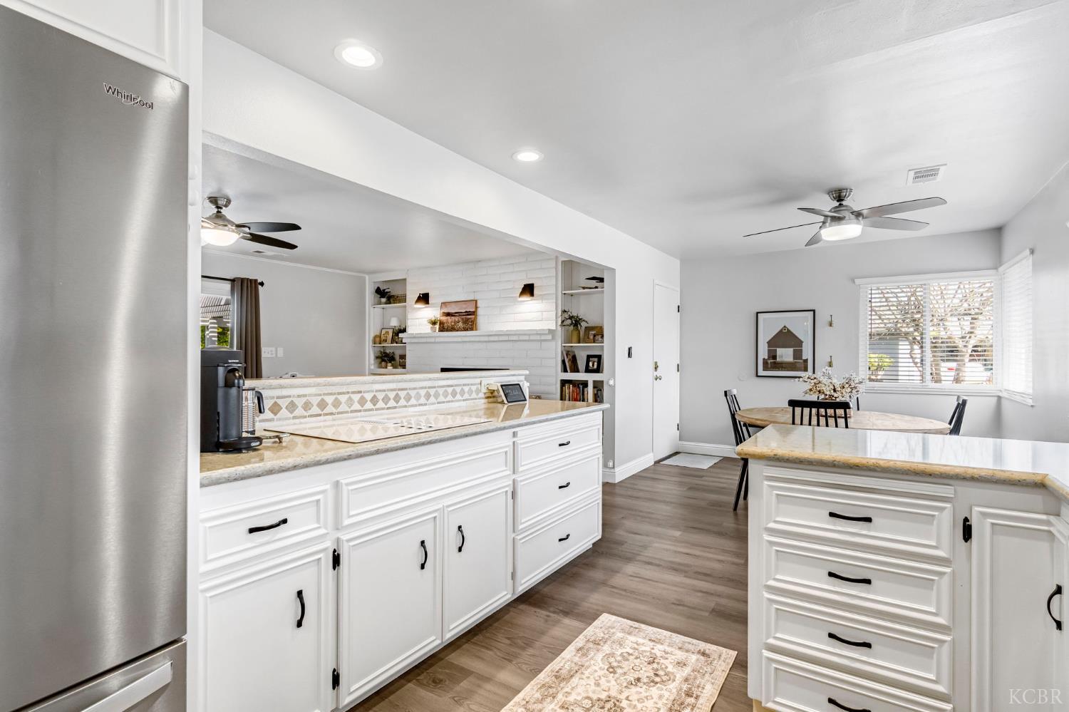 1182 Hansen Ct, Hanford, CA 93230