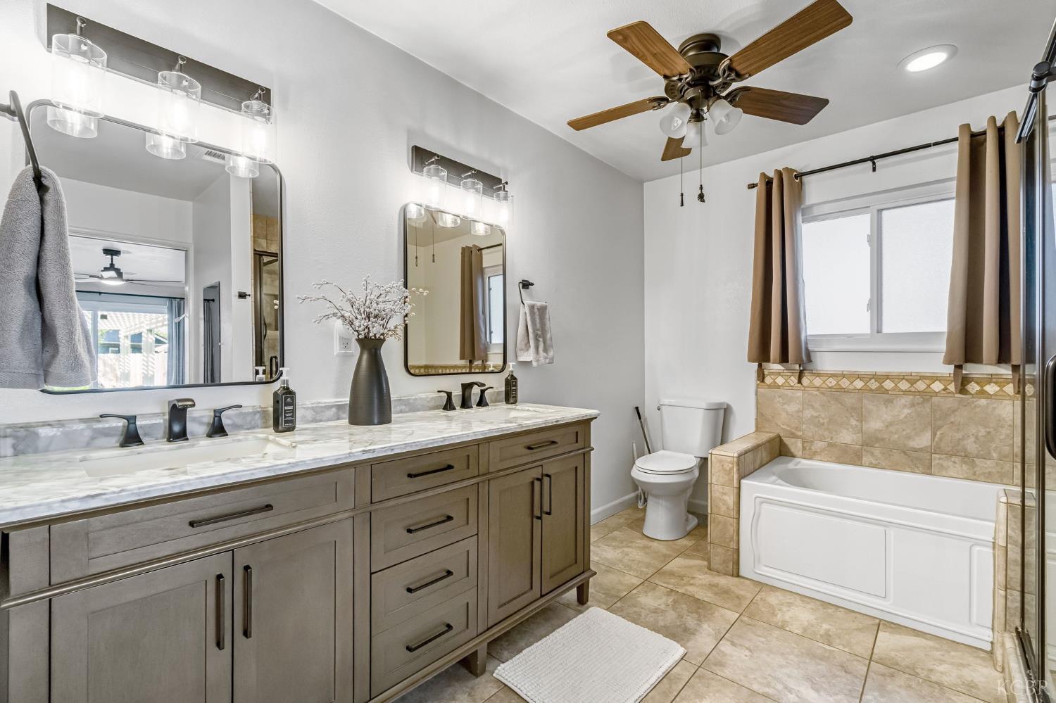 1182 Hansen Ct, Hanford, CA 93230