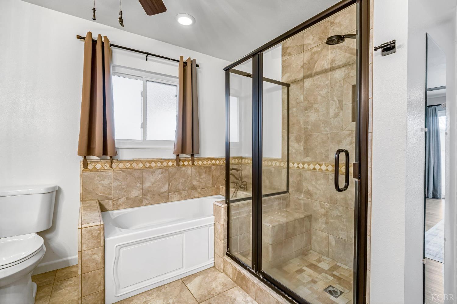 1182 Hansen Ct, Hanford, CA 93230