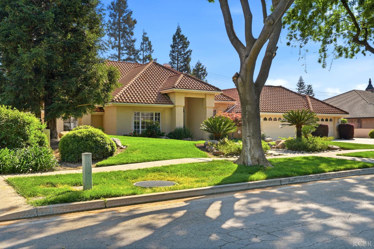 3403 E Vassar Ct, Visalia, CA 93292