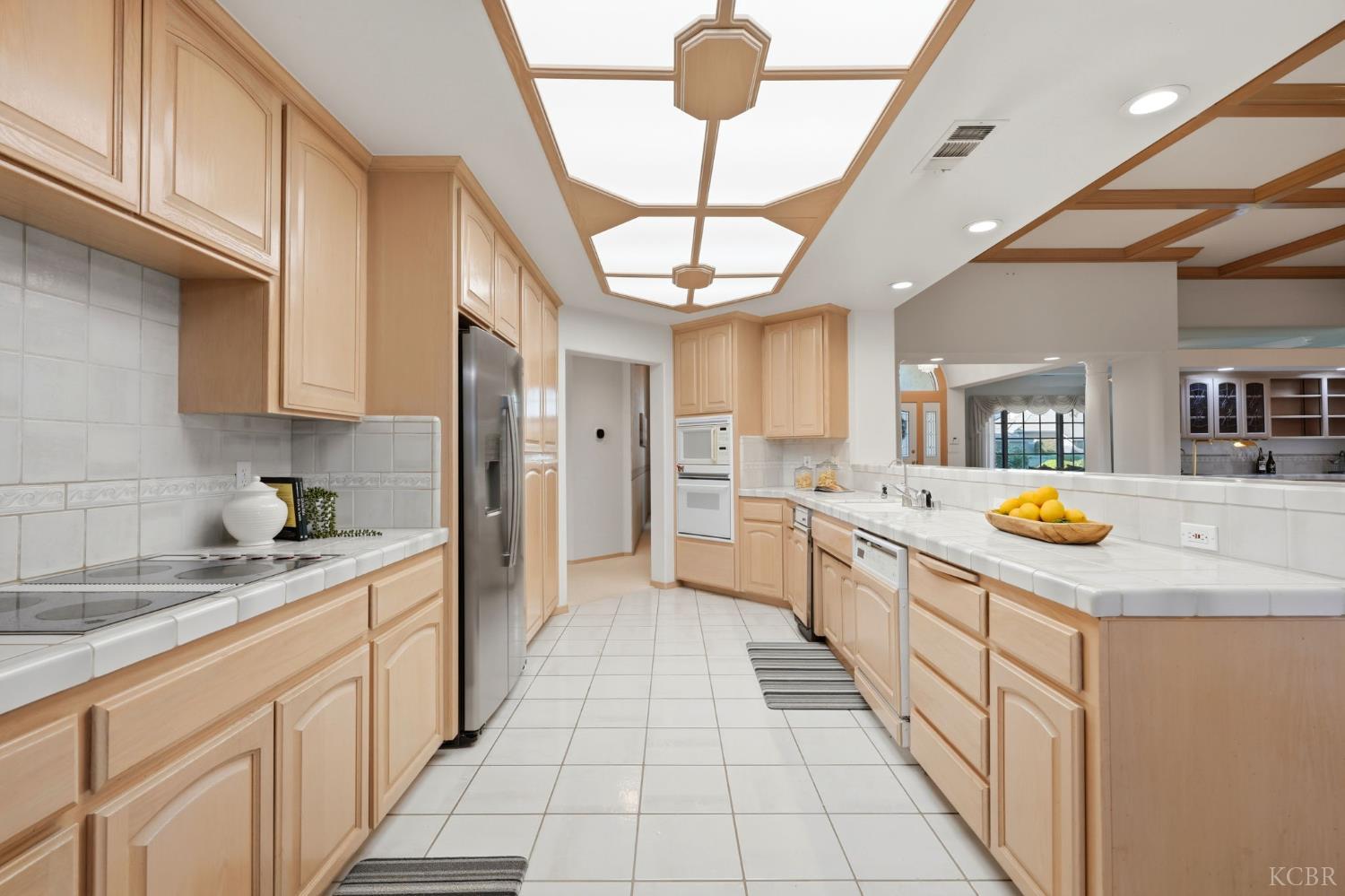 3403 E Vassar Ct, Visalia, CA 93292