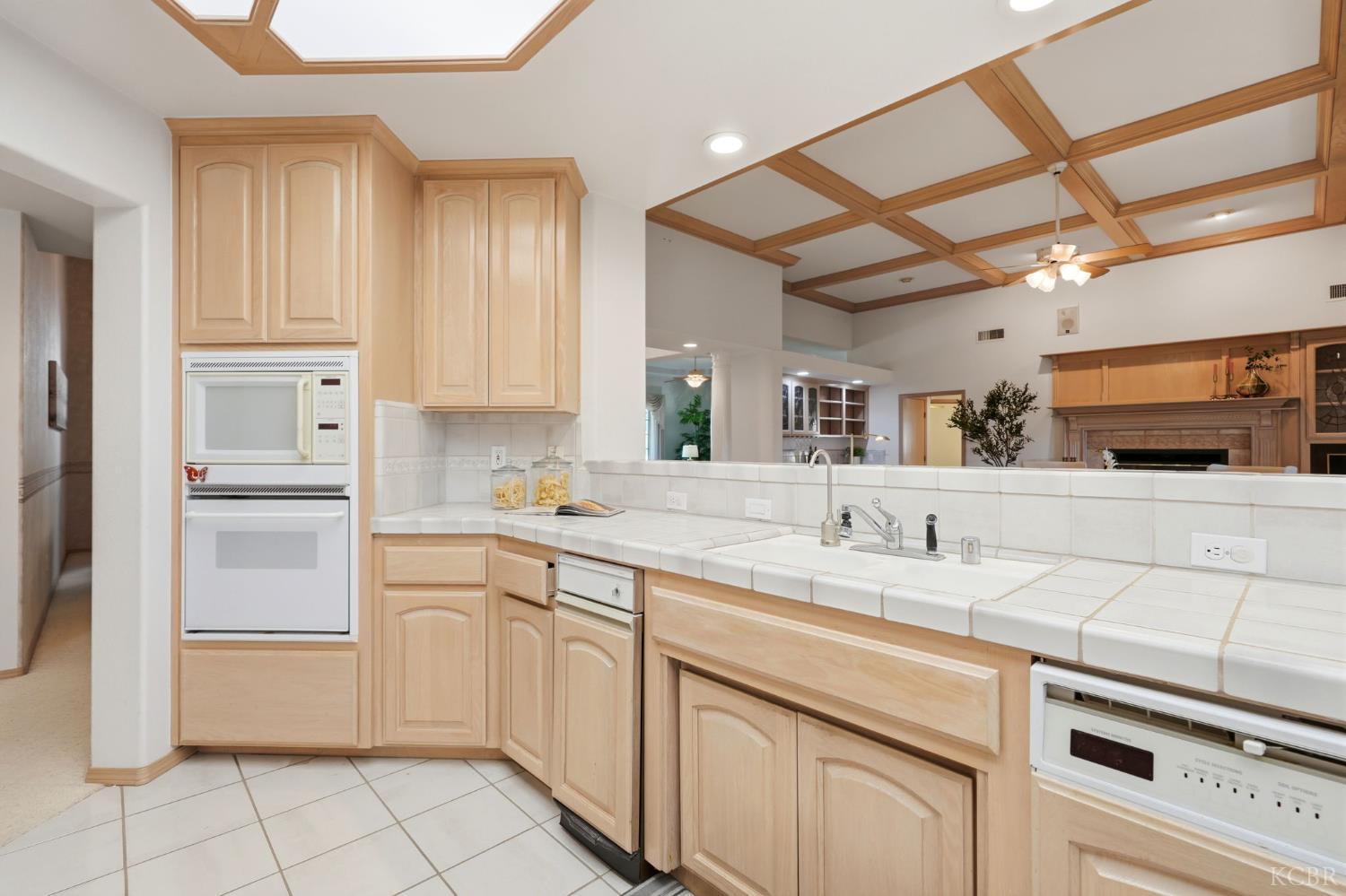 3403 E Vassar Ct, Visalia, CA 93292