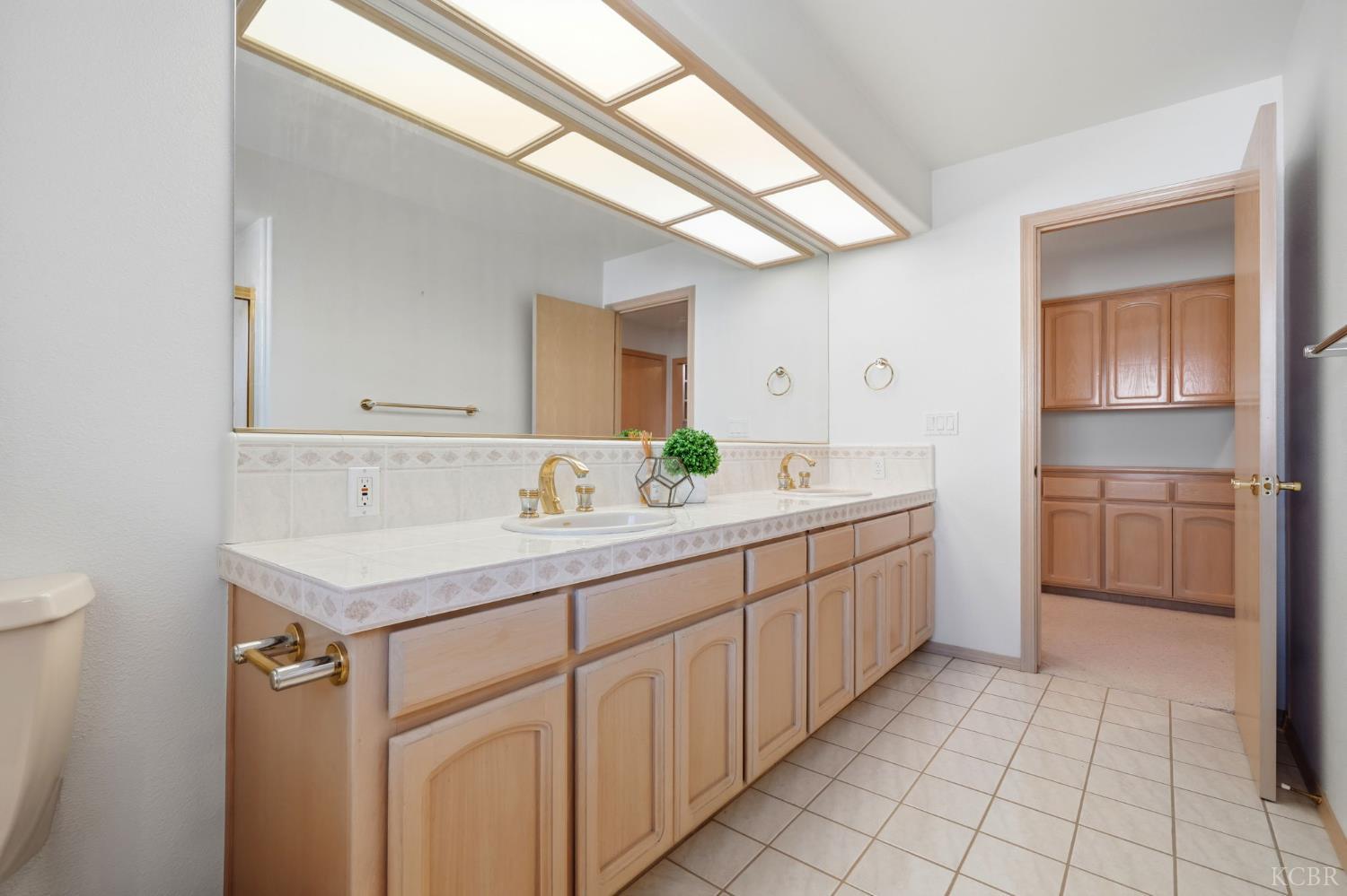 3403 E Vassar Ct, Visalia, CA 93292