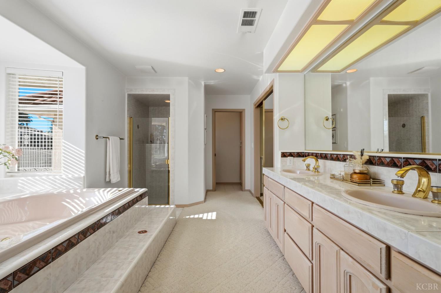 3403 E Vassar Ct, Visalia, CA 93292