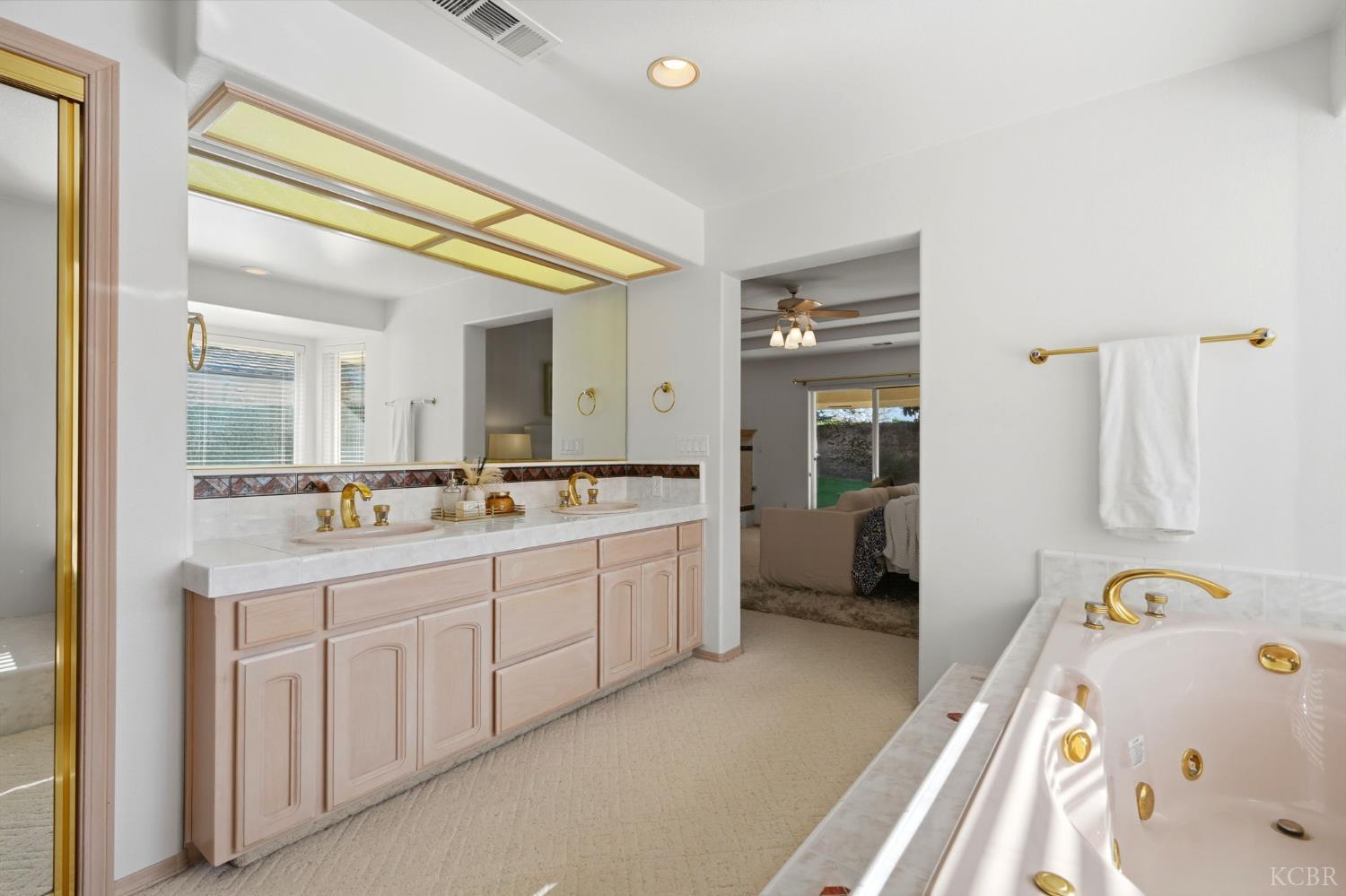 3403 E Vassar Ct, Visalia, CA 93292