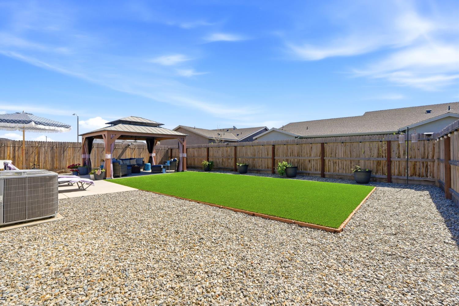 2587 W Heather Ln, Hanford, CA 93230