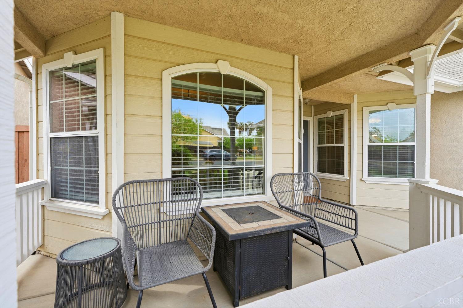 1155 W Julia Way, Hanford, CA 93230