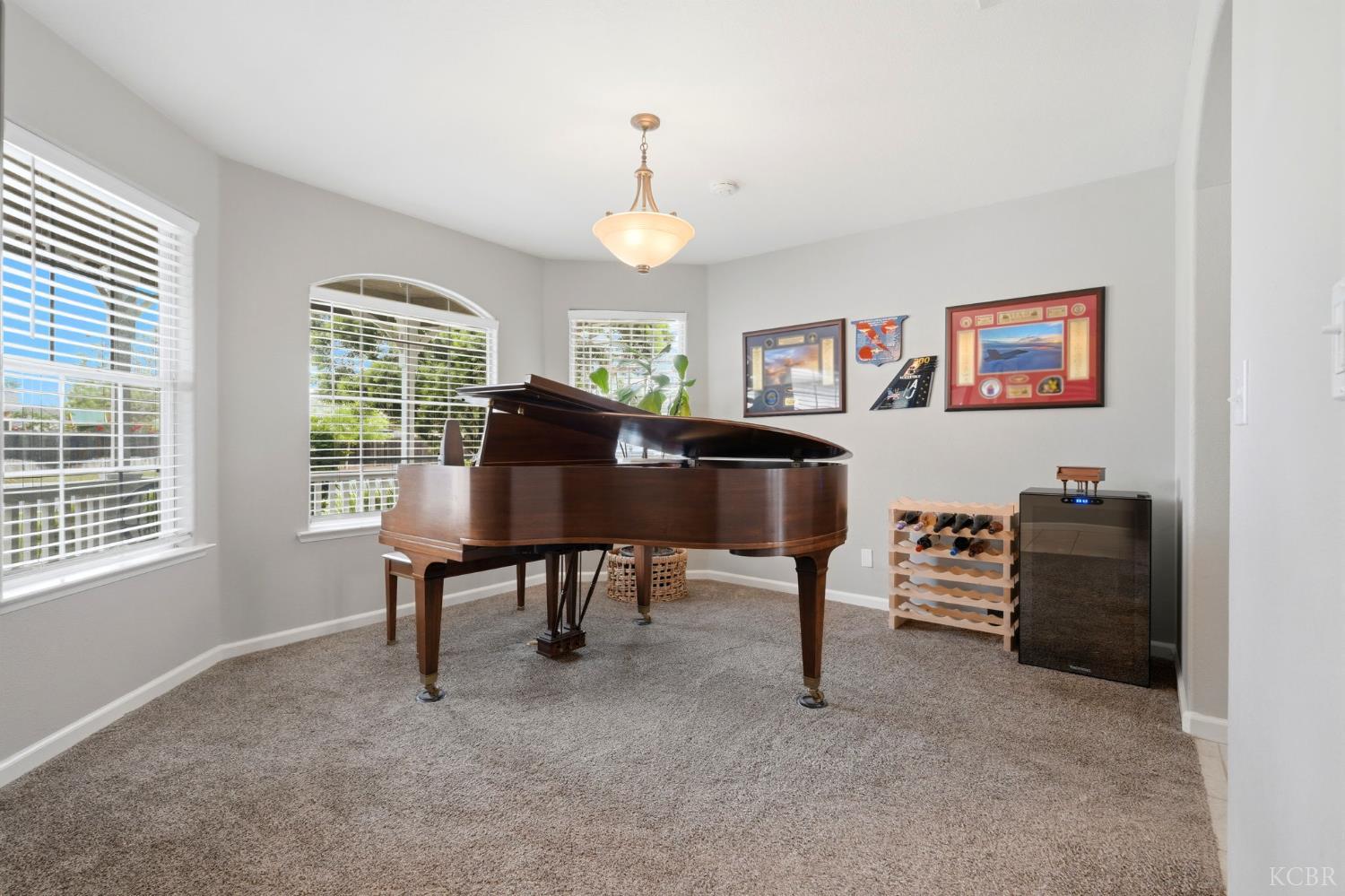 1155 W Julia Way, Hanford, CA 93230