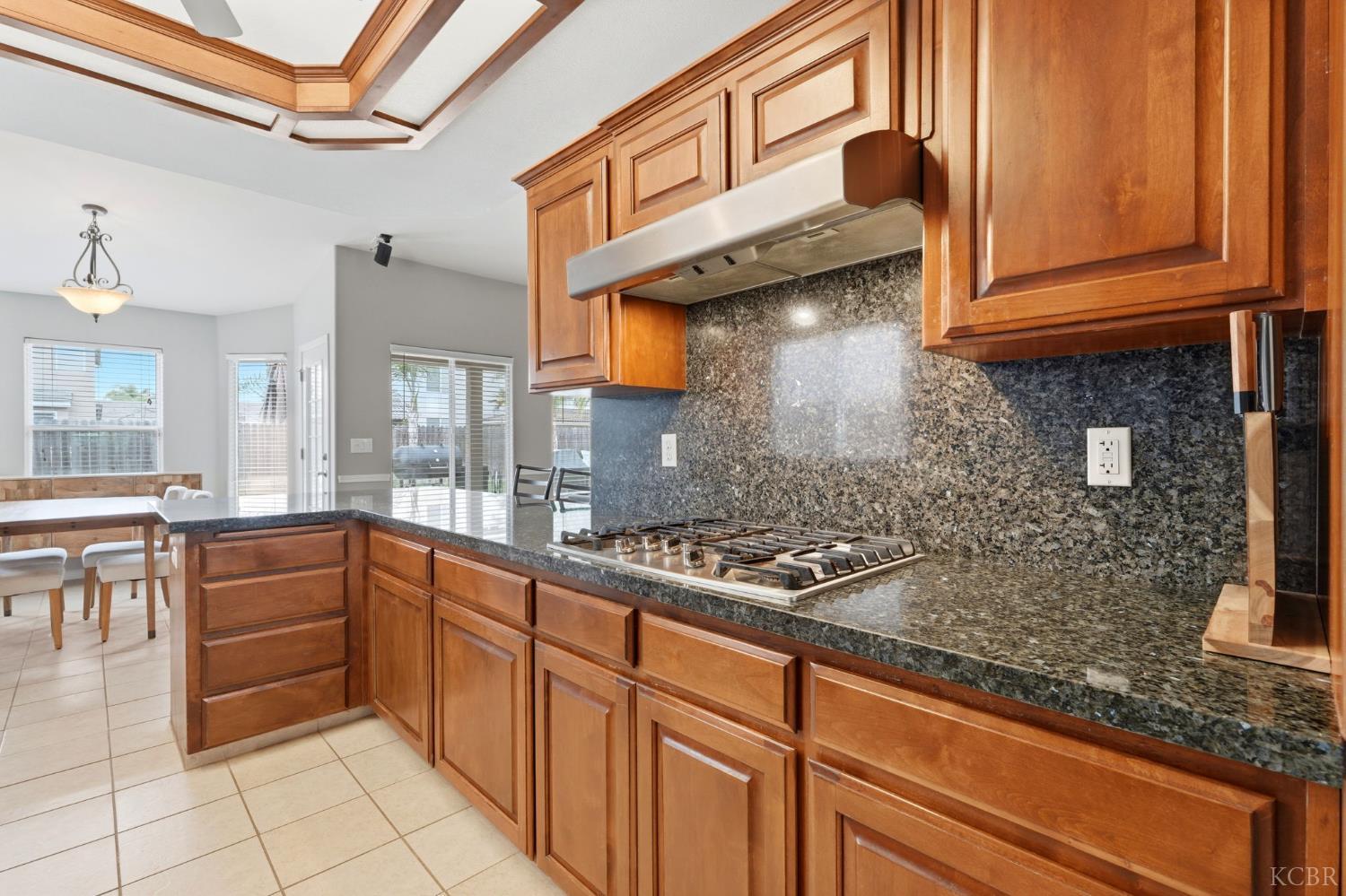 1155 W Julia Way, Hanford, CA 93230