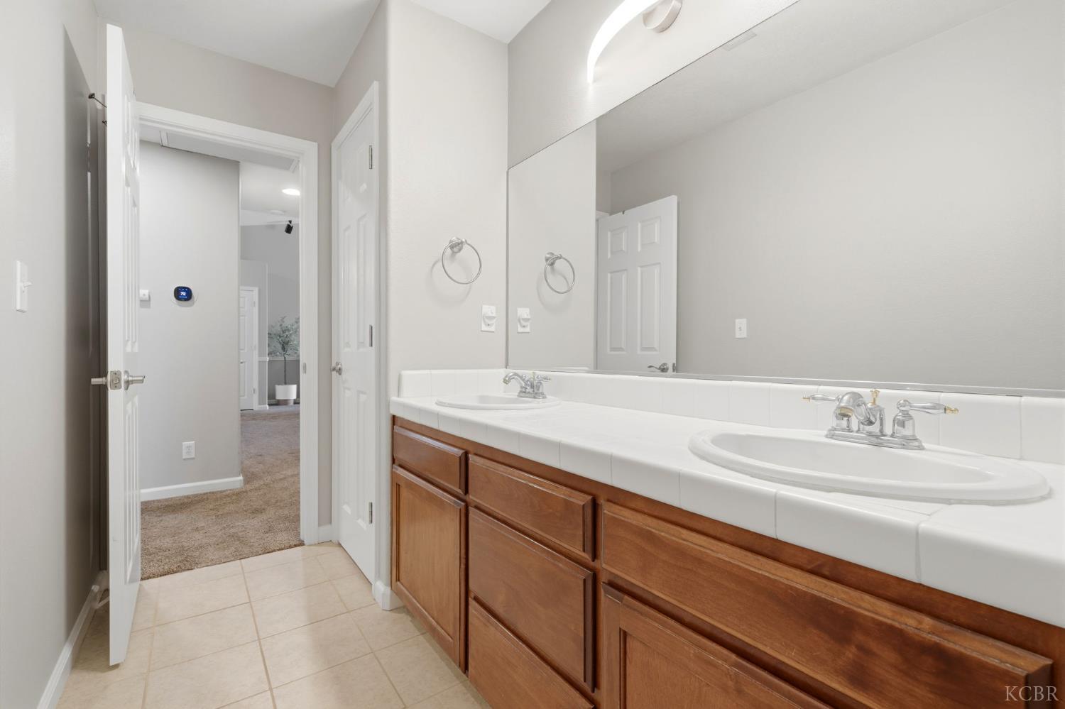 1155 W Julia Way, Hanford, CA 93230