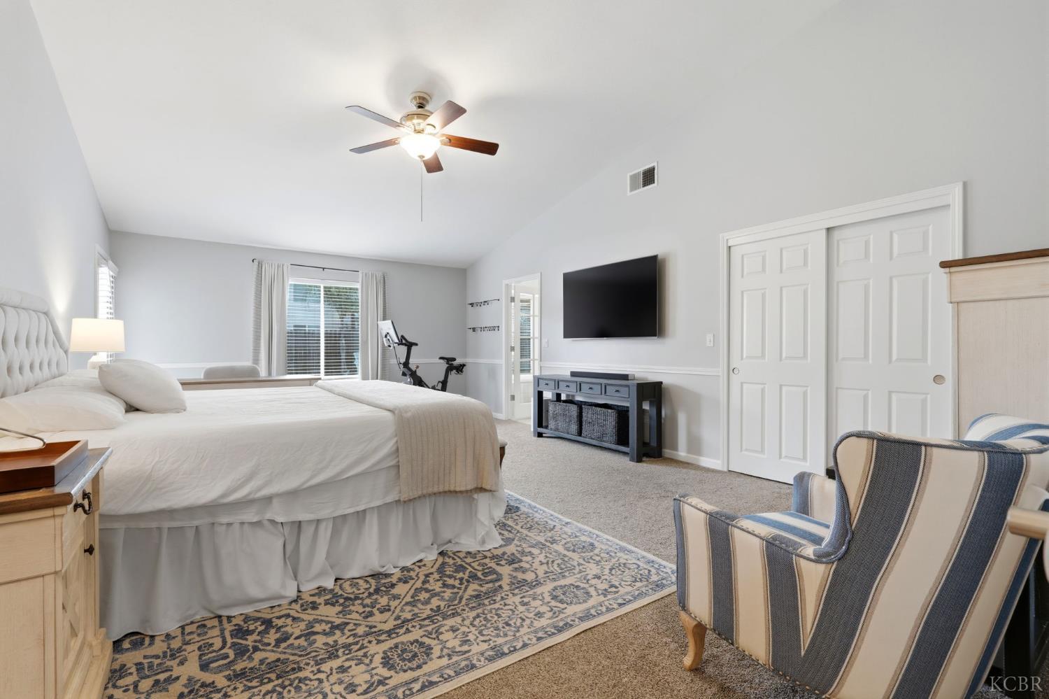 1155 W Julia Way, Hanford, CA 93230