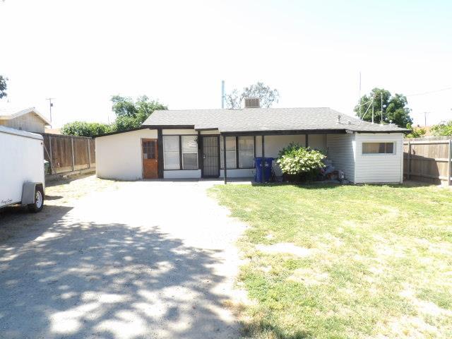 1247 Davis St, Hanford, CA 93230