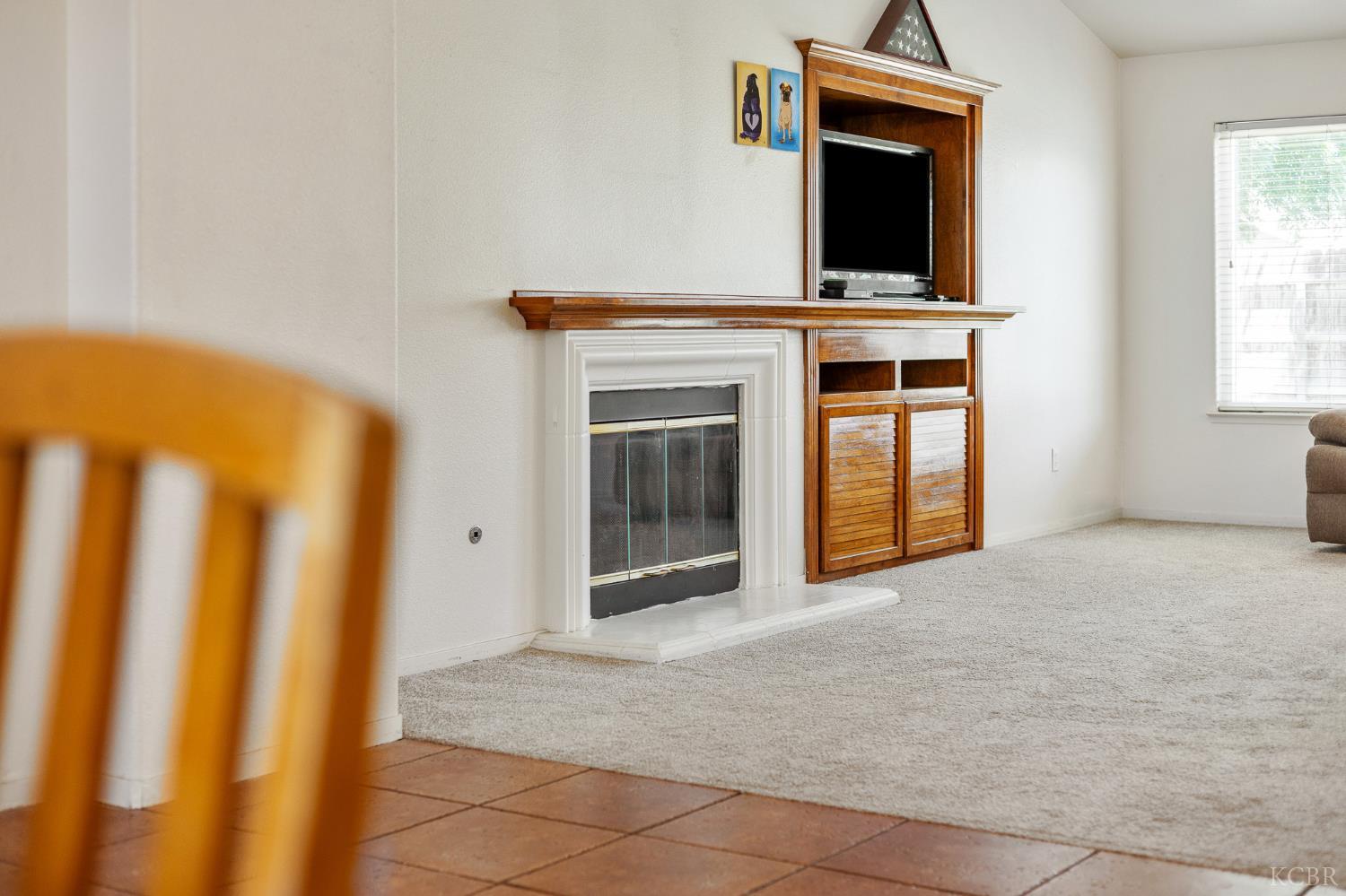 916 W Windsor Dr, Hanford, CA 93230