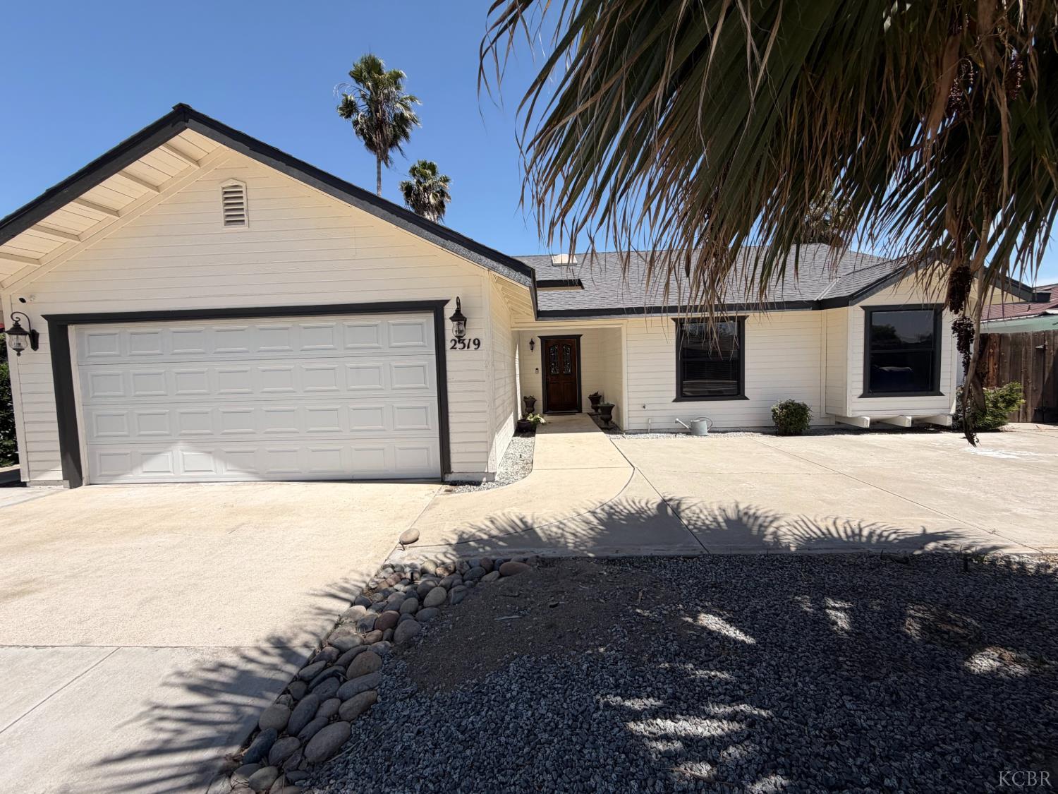 2319 Aspen St, Hanford, CA 93230