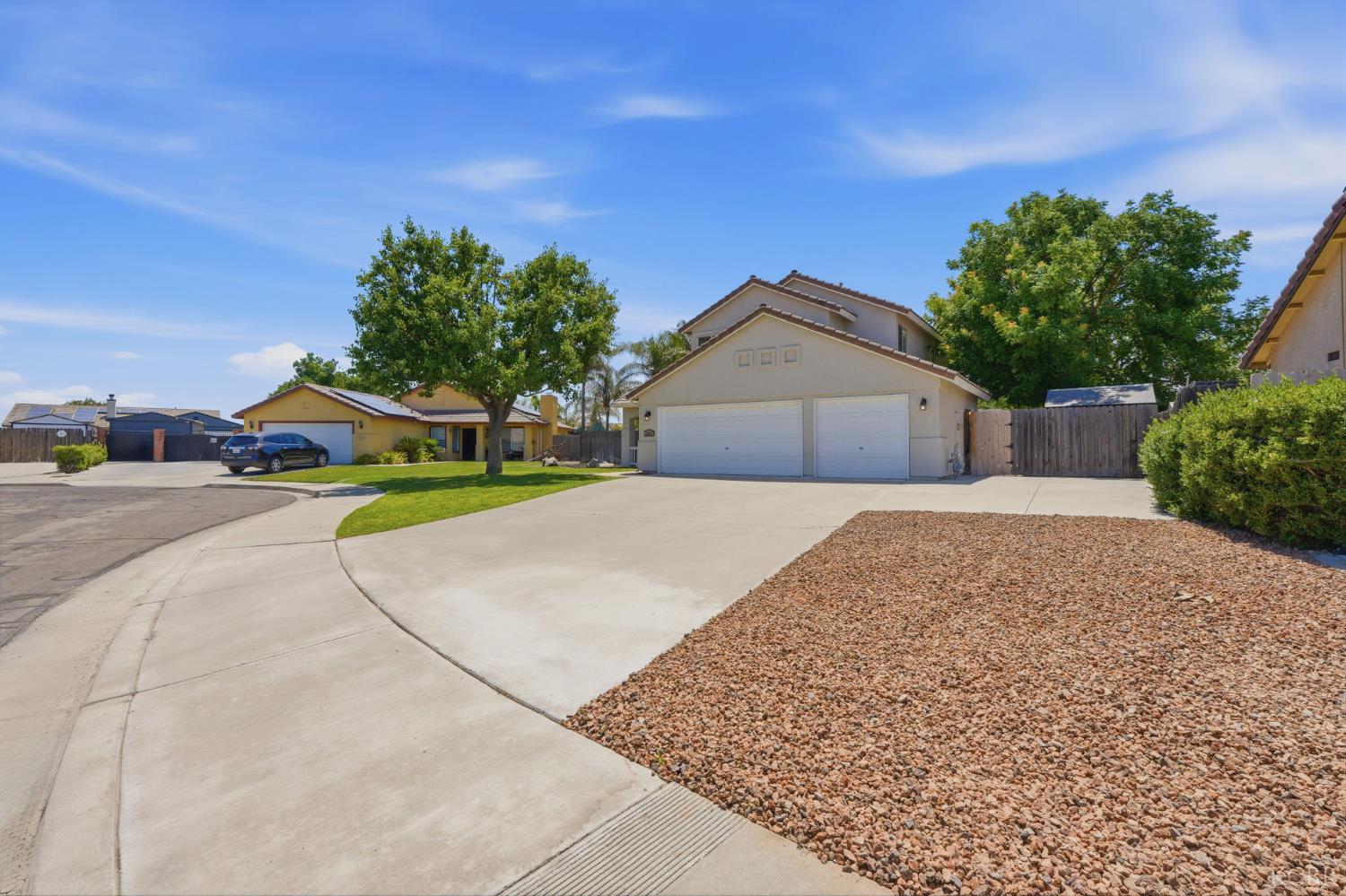 917 Margaret Cir, Hanford, CA 93230