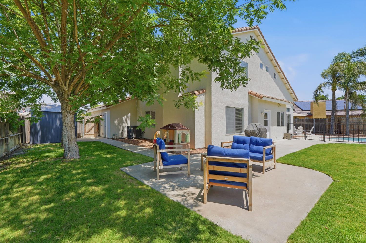 917 Margaret Cir, Hanford, CA 93230