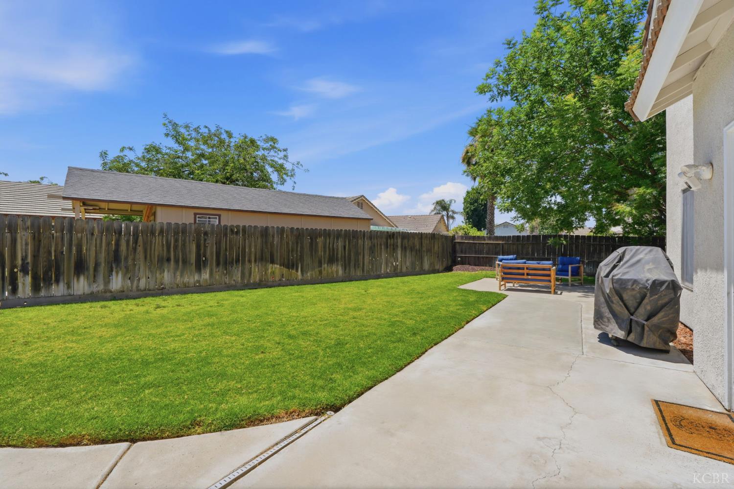 917 Margaret Cir, Hanford, CA 93230