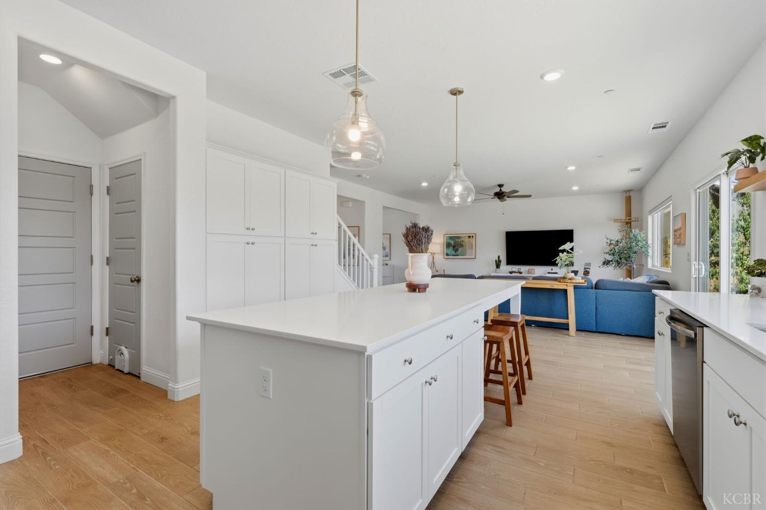 2445 W Claridge Way, Hanford, CA 93230