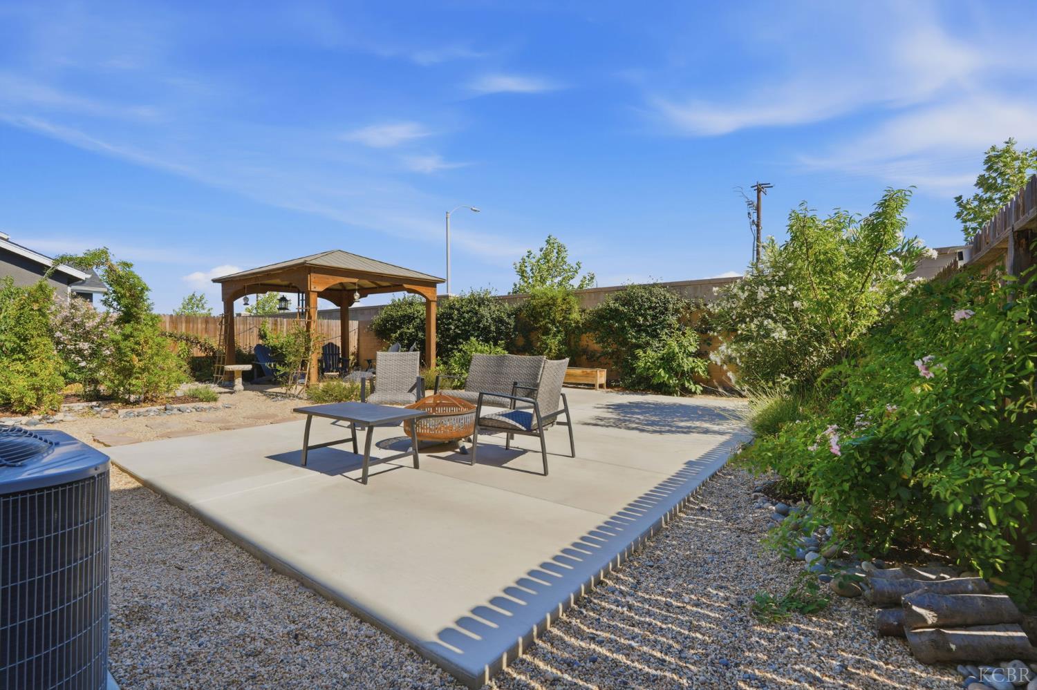 2445 W Claridge Way, Hanford, CA 93230