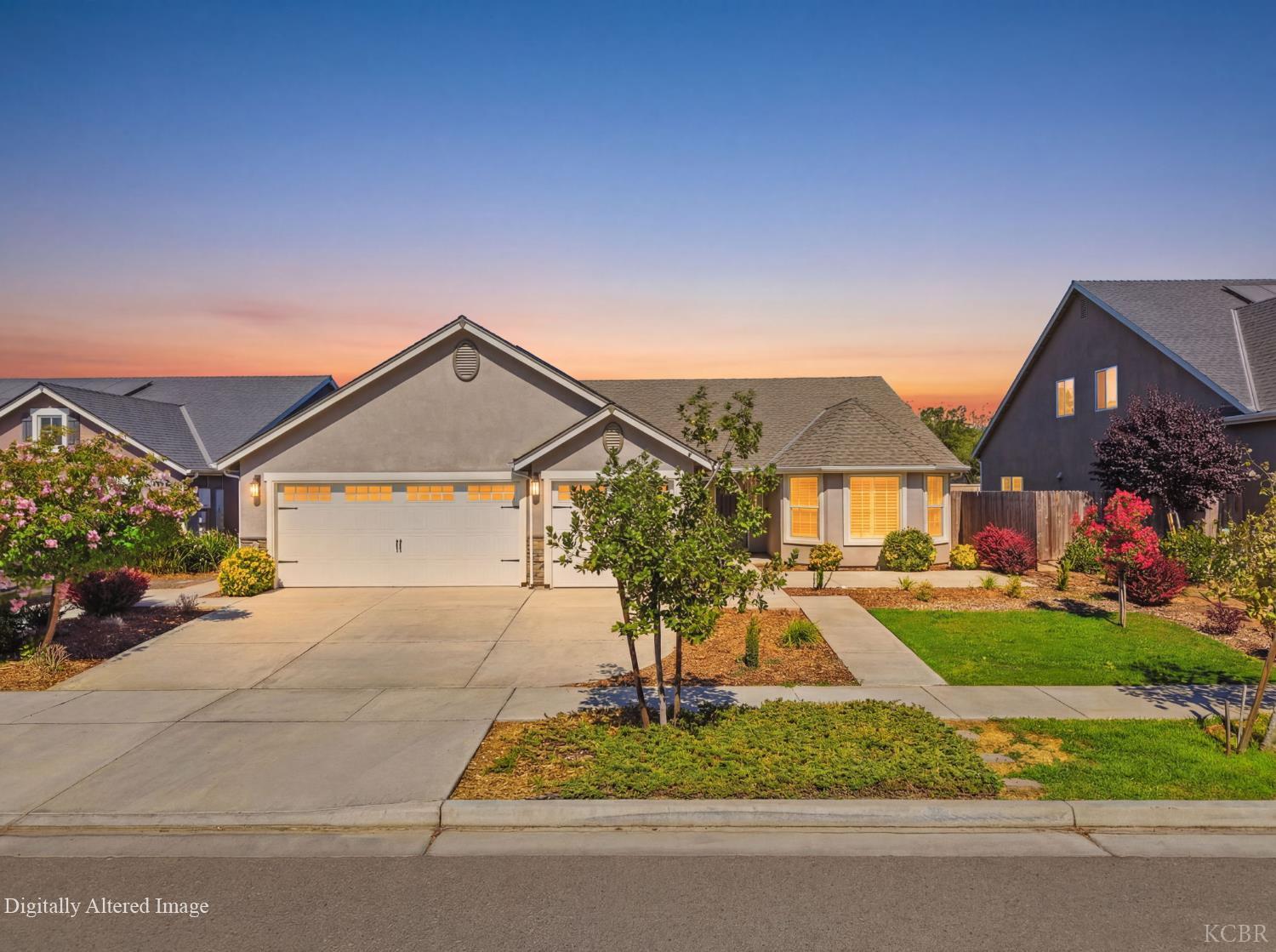 2081 Madeline Dr, Hanford, CA 93230