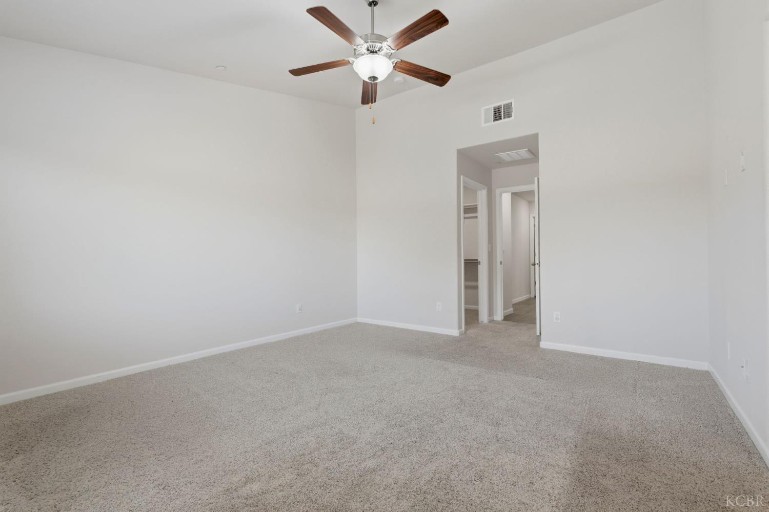 2081 Madeline Dr, Hanford, CA 93230