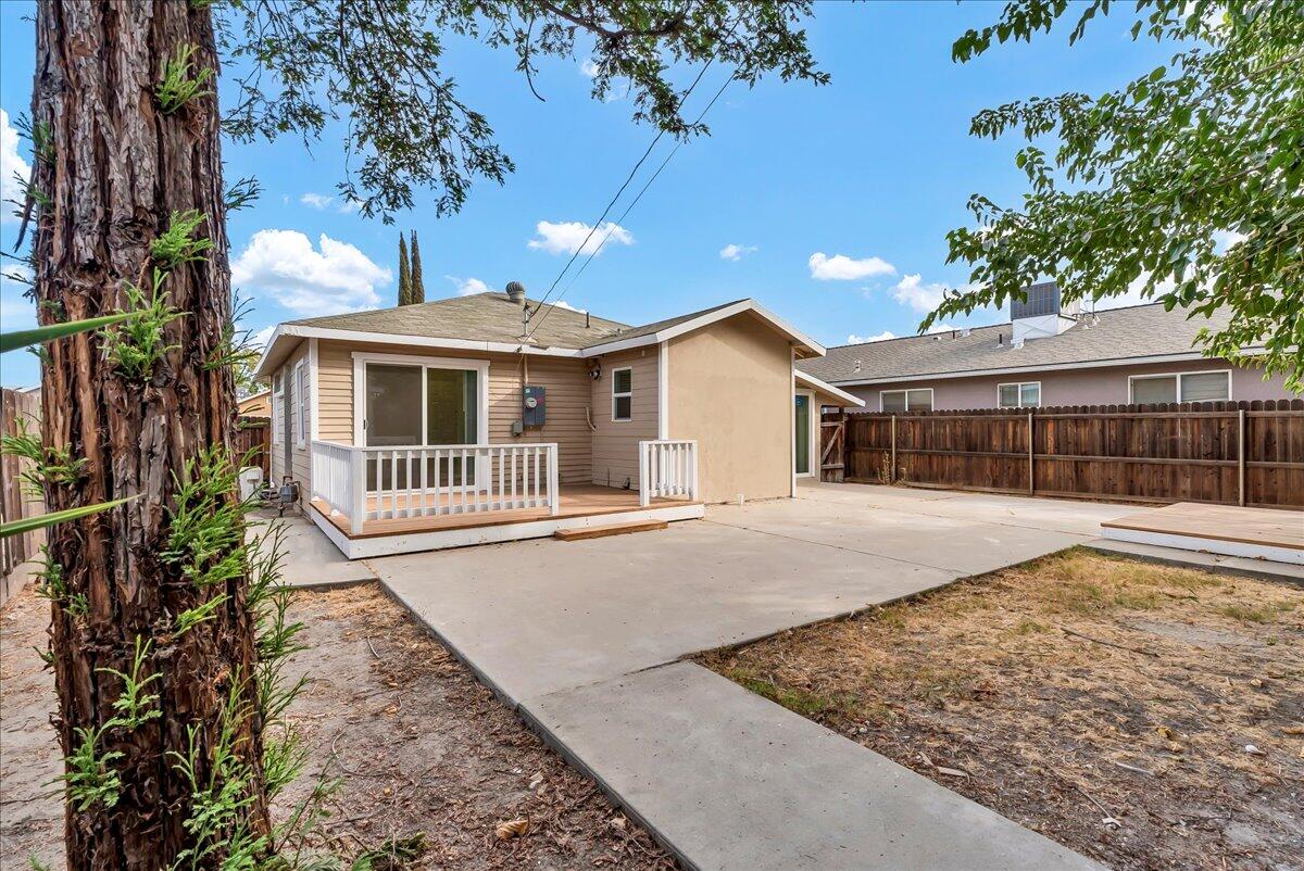 1015 Hall Ave, Corcoran, CA 93212