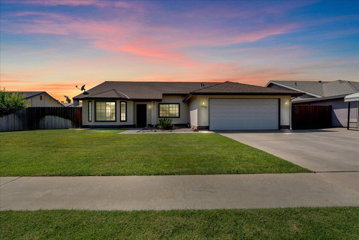 1395 Pine Dr, Lemoore, CA 93245